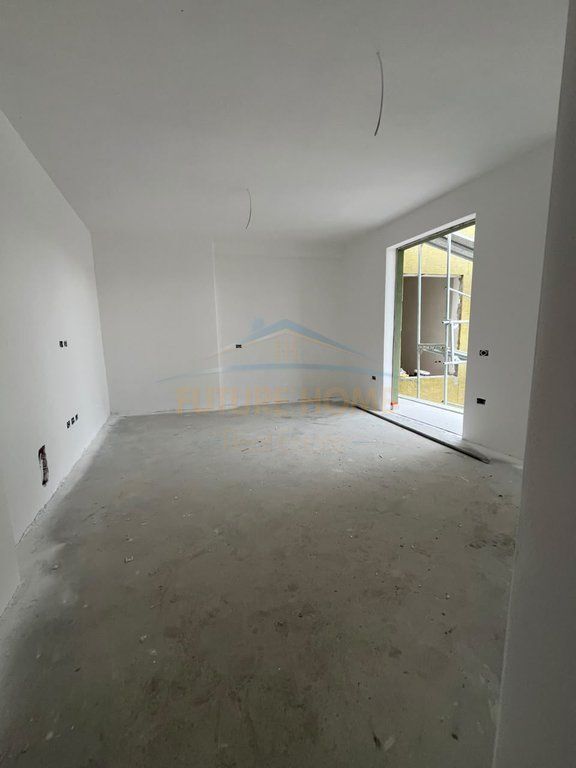 Shitet, Apartament 1+1,Paskuqan,Tiranë