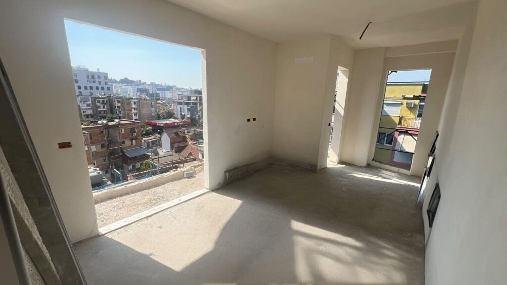🌇Shitet apartament 1+1 mundesi konvertimi 2+1, Palushi SHPK🗝️