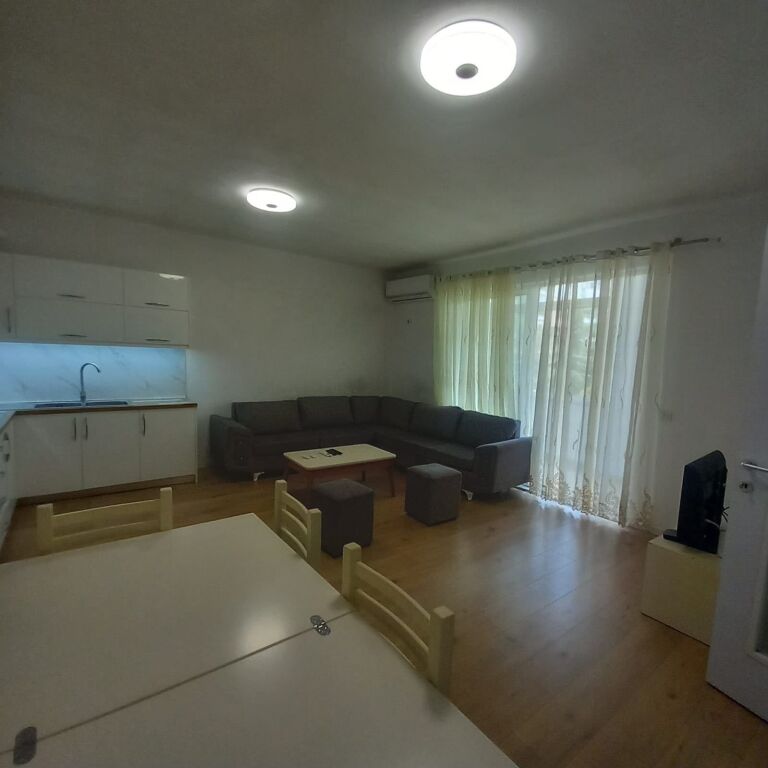 Jepet me qira apartament 2+1