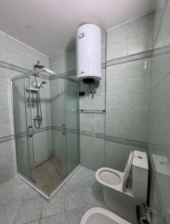 Jepet me qera apartament 1+1 | Bllok