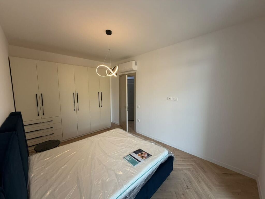📣 QERA Apartament 1+1 📍 Rruga “Jordan Misja” ✨  🏢 Ndertim i Ri 🪜 Kati 3 (Me Ashensor) 🛋️ Mobiluar Me Kushte Bashkekohore   💶 Cmimi 65.000 Leke/Muaj