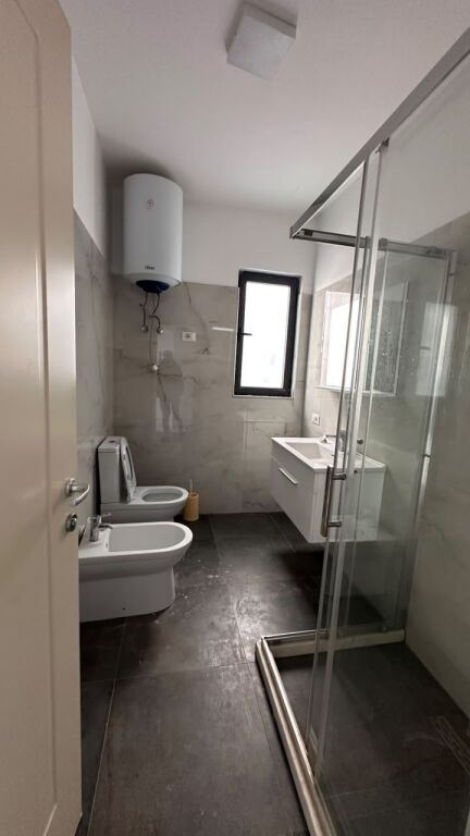 🏡🔥 SHITET SHTËPI PRIVATE 2-KATËSHE – BLLOKU I VILAVE, DURRËS