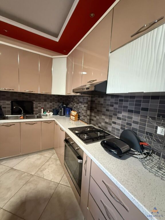 JEPET APARTAMENT 2+1+BALLKON ME QERA "KOPSHTI ZOOLOGJIK" 600 EURO