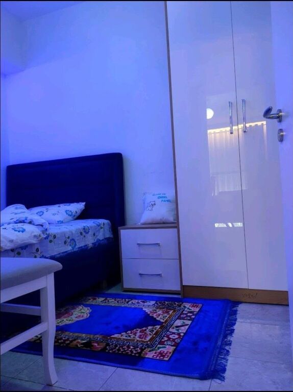 AP. 2+1 ne shitje, Kamez