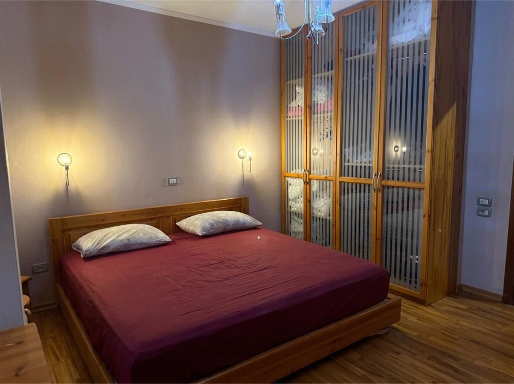 JEPET ME QIRA APARTAMENT 2+1+2 PRANË AIR ALBANIA