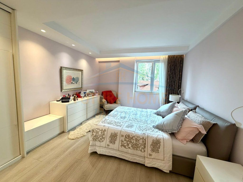 Shitet, Apartament 2+1+2+Depo, Rezidenca Ambasador 2, Tiranë