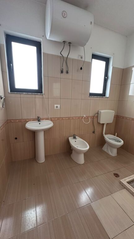 🏡🔥 SHITET SHTËPI PRIVATE 2-KATËSHE – BLLOKU I VILAVE, DURRËS