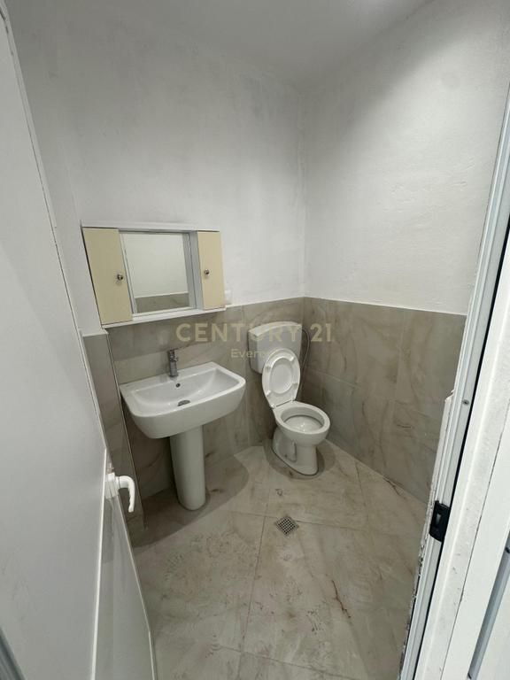 NEW BOULEVARD, COMMERCIAL SPACE FOR RENT