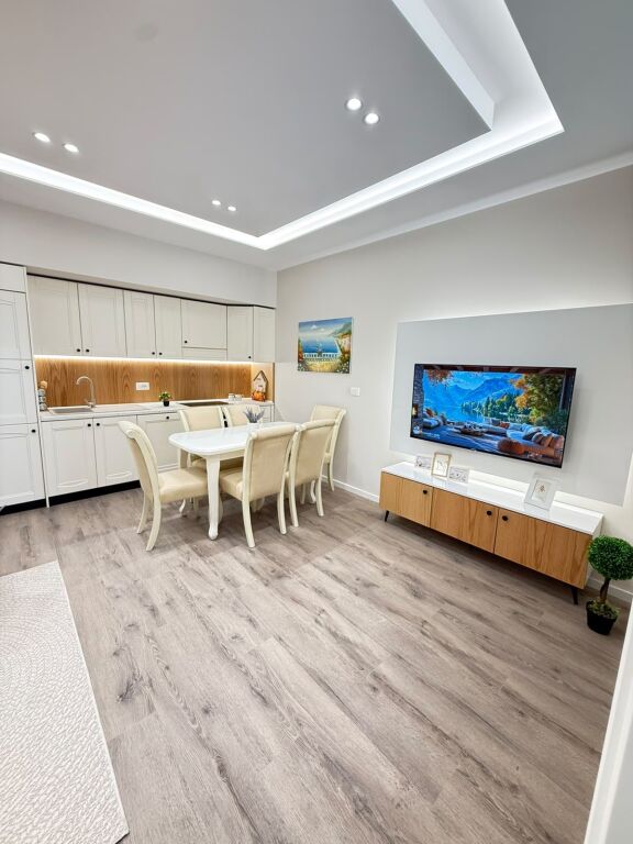 Shitet apartament 1+1 tek Pelikani