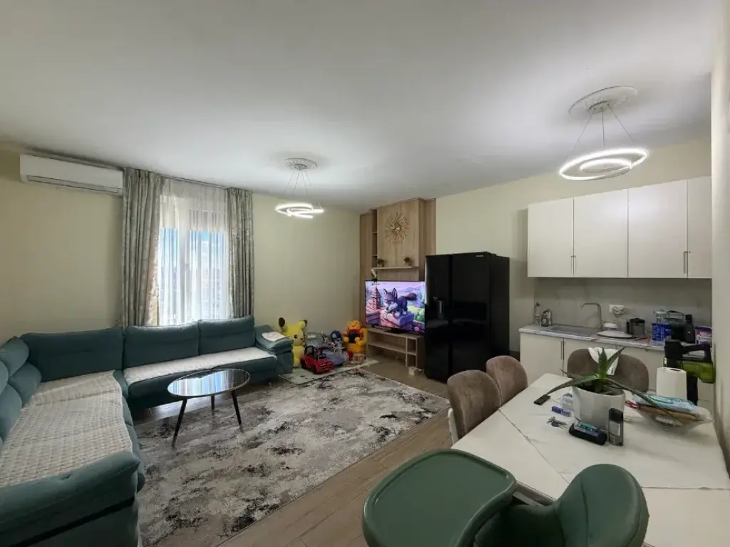 Rent | Apartament 2 + 1 | Rruga e Dibrës | 1000 €/month