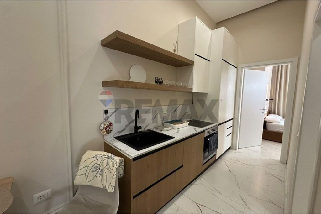 Apartament 2+1 me Qira në Qendër