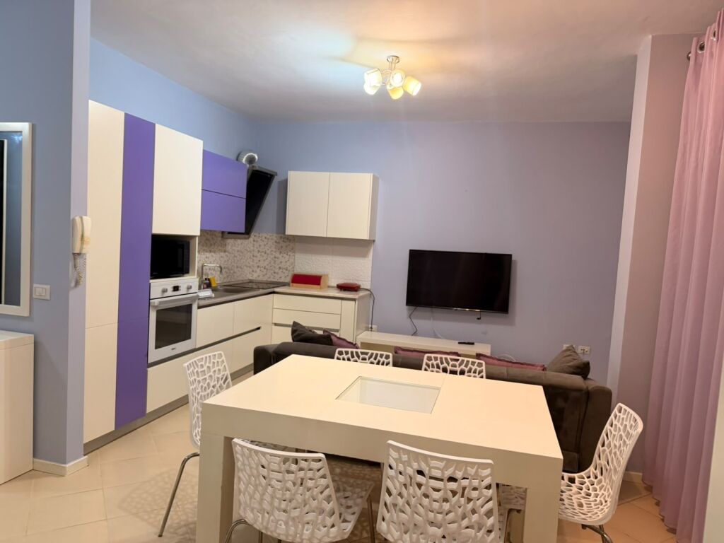 Apartament 1+1 per qira tek Kristal Center.