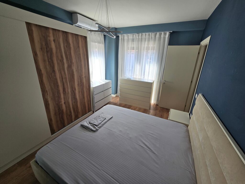 Apartament 1+1 me Qira Bulevardi Zogu I Tirane