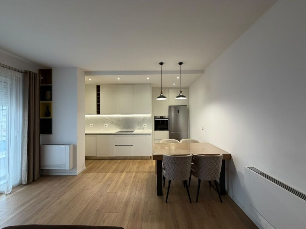 Jepet apartament 2+1+2 me qira tek Kopshti Zoologjik , Kopshti Botanik .