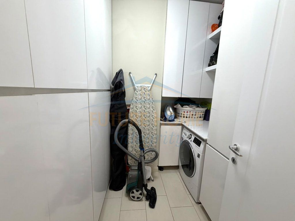 Shitet, Apartament 2+1+2+Depo, Rezidenca Ambasador 2, Tiranë