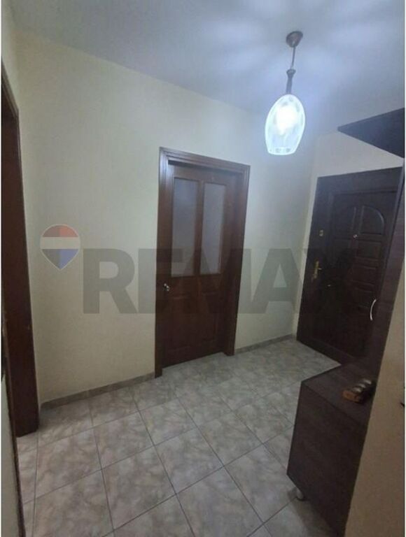 🏠 Shitet apartament 1+1 tek Blloku Gintash, Laprakë.