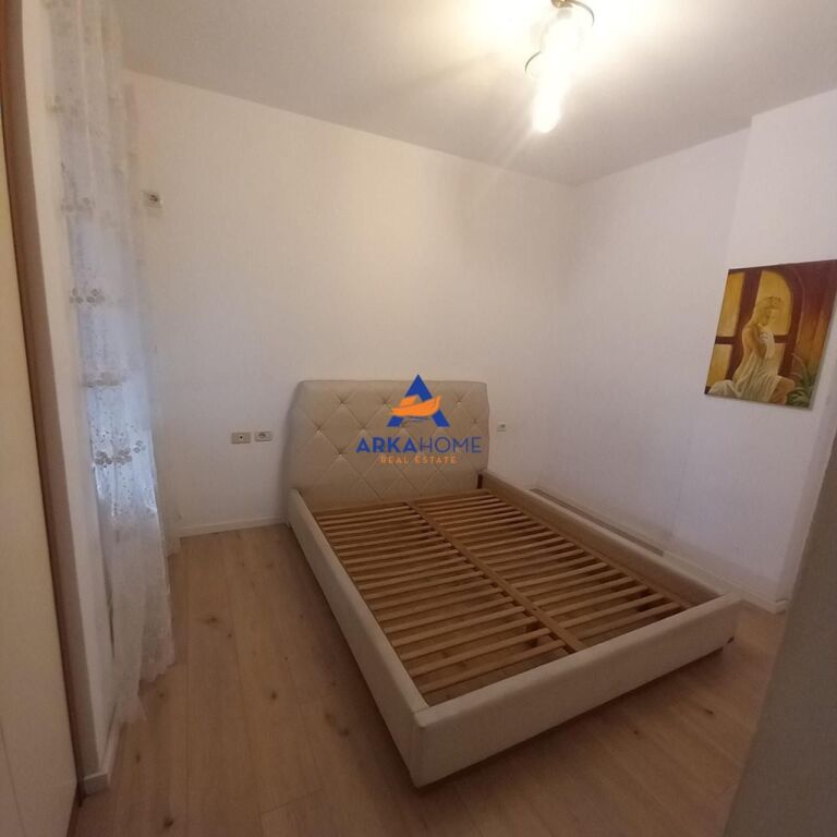 JEPET APARTAMENT ME QERA 2+1 "YZBERISHT, TEK NELA 6" 55.000 LEKE