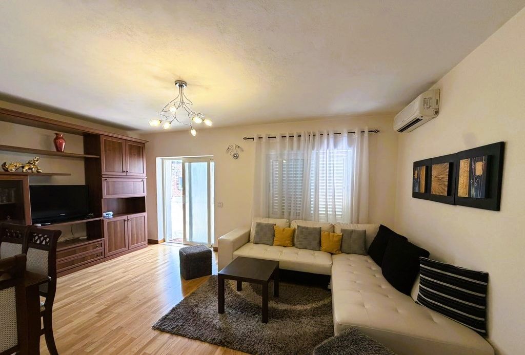 Apartament 1+1 Per Qira Te Rruga e Durresit
