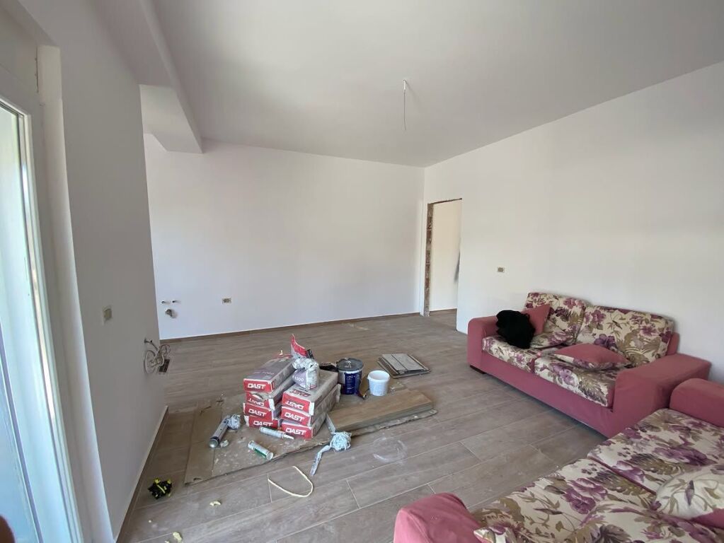 Shitet Apartament 2+1 Prane Spitalit QSUT📍Rruga Dibres, Farmacia 10