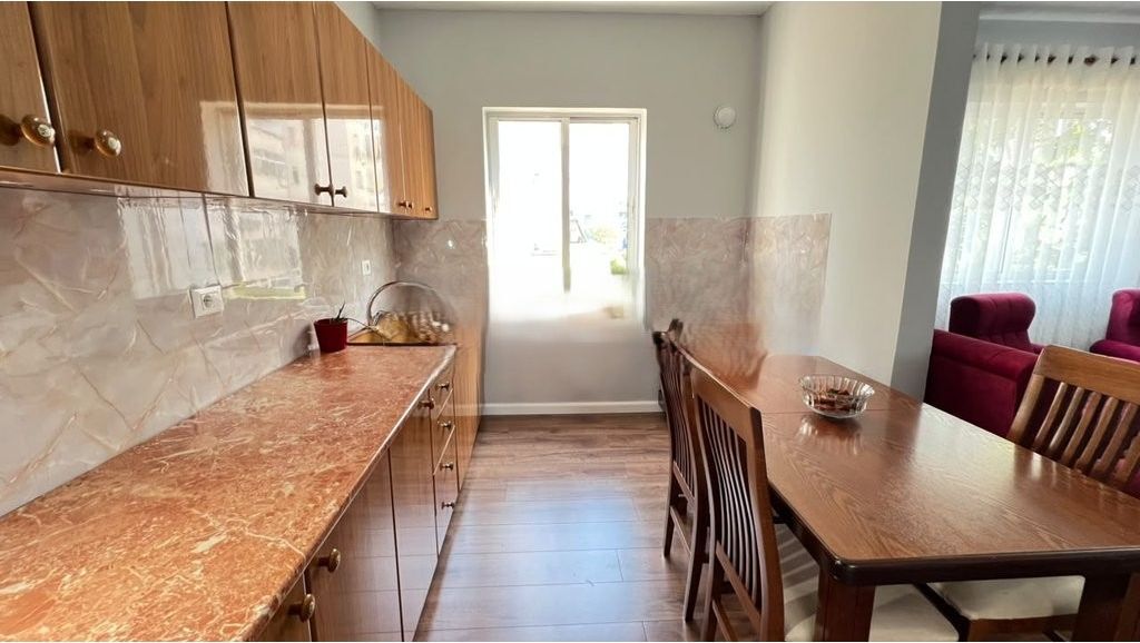 Apt 2+1+studio per qera te Ministria e Jashtme! 600 € /Muaj 60,000 Lekë /Muaj