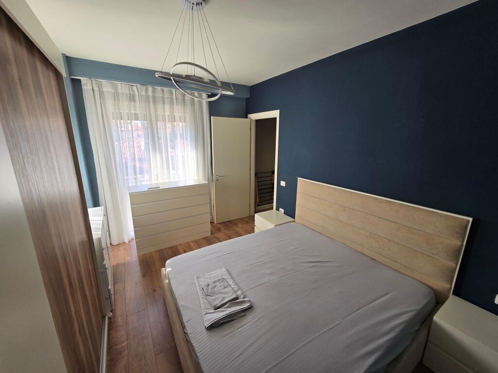 Apartament 1+1 me Qira Bulevardi Zogu I Tirane