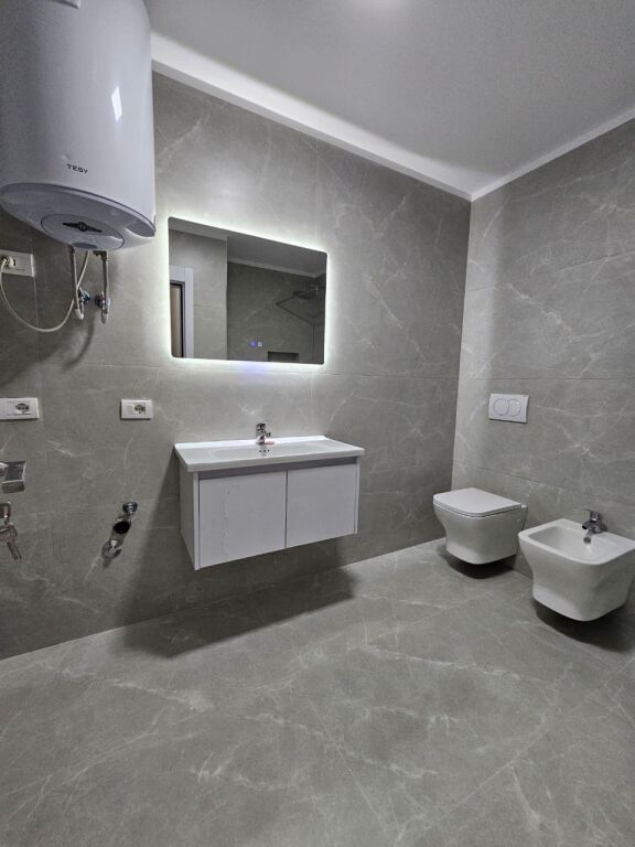 Apartament 1+1 per shitje, Rr e Kavajes, perballe Delijorgjit!
