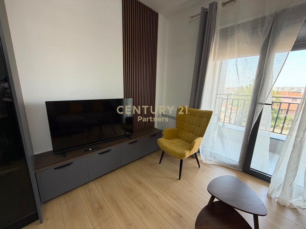 JAPIM ME QIRA APARTAMENT 1+1 NE RRUGEN JORDAN MISJA PRANE BULEVARDIT TE RI !