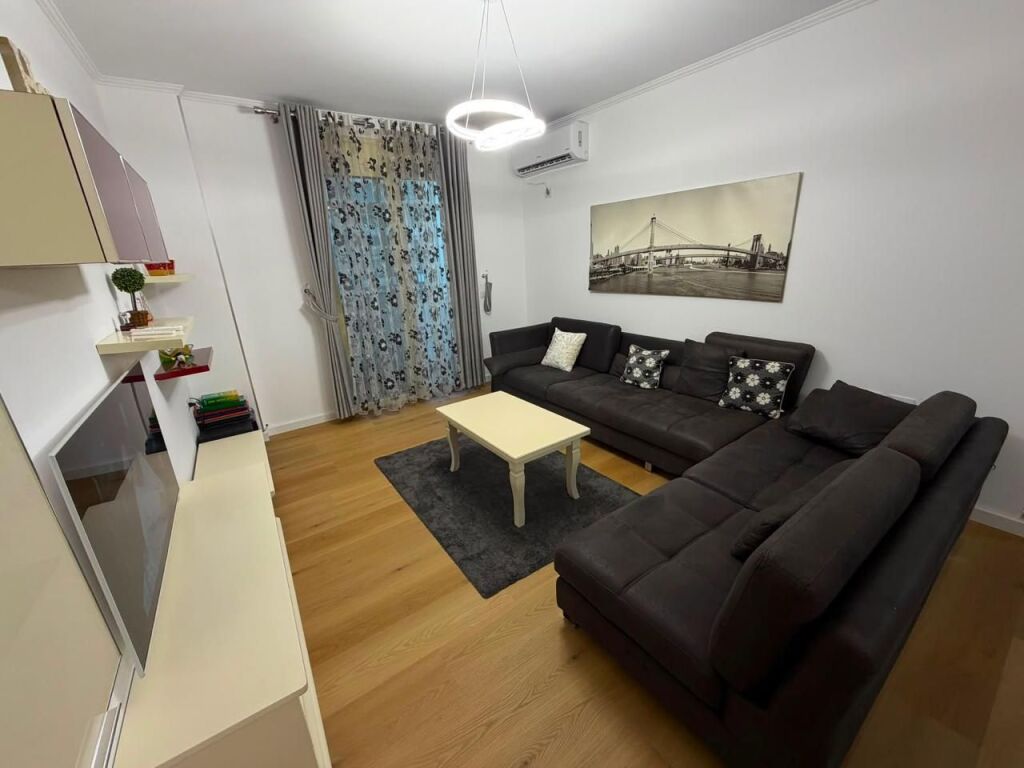 APARTAMENT 2+1+2WC DHE 2 BALLKONE ME QERA AFATGJATE - STADIUMI, VLORE