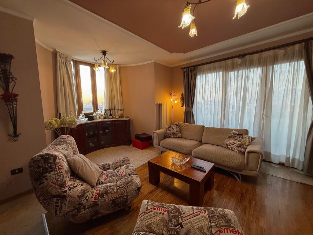 JEPET ME QIRA APARTAMENT 2+1+2 PRANË AIR ALBANIA