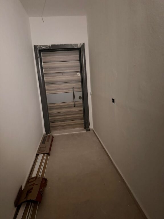 Shitet apartament 1+1, 64.5 m², kati 2 – Rruga Kongresi i Manastirit (te SHISH-i)