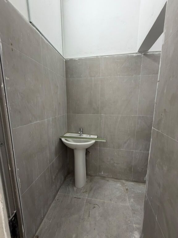 Qira, Ambient Biznesi,Ish Rajoni, Durres