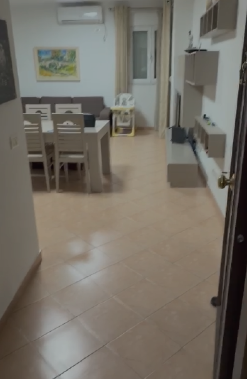 📌 VENDESI APPARTAMENTO 2+1 – SELITË, VICINO ALL'UNIVERSITÀ BARLETI 🏡