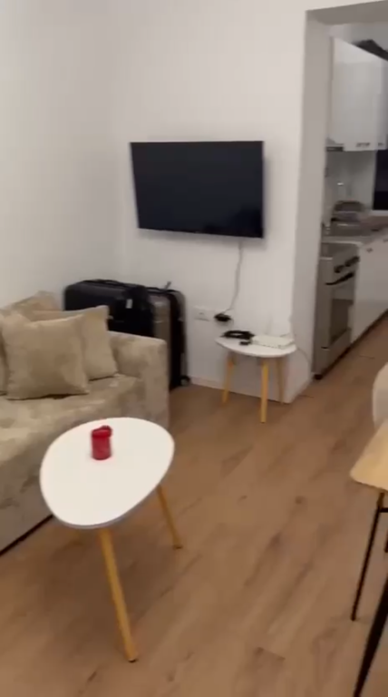 Apartament 1+1 per qera Ring Center !