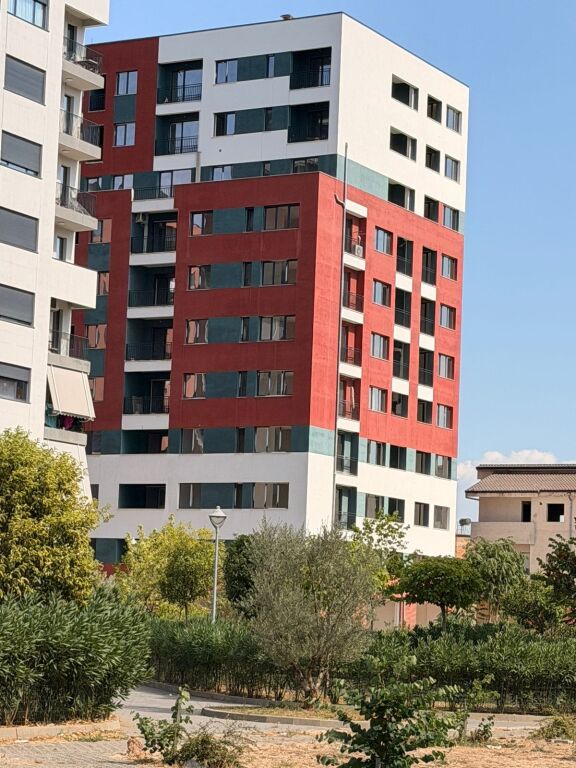 Shitet apartament 1+1, 64.5 m², kati 2 – Rruga Kongresi i Manastirit (te SHISH-i)