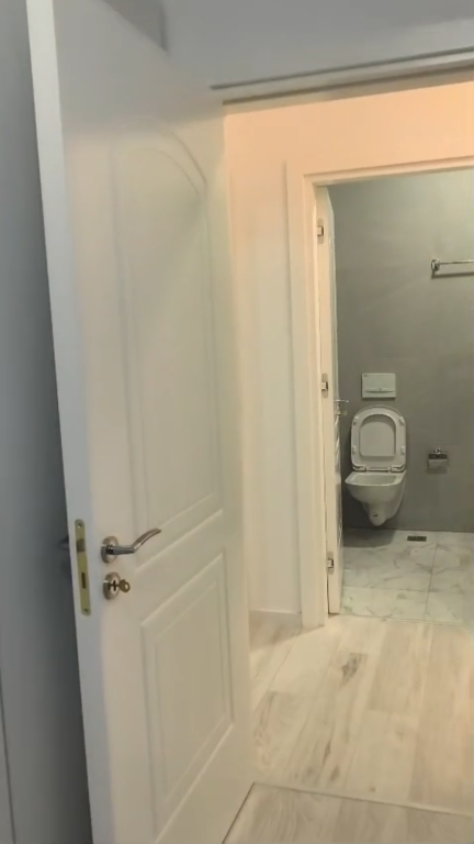 Apartament 2+1+2+ post parkimi Rruga 5 Maji !