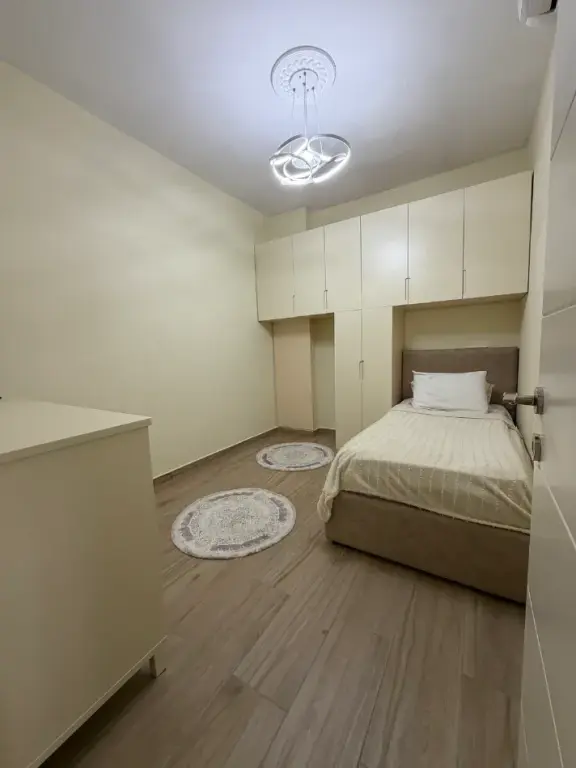 Rent | Apartament 2 + 1 | Rruga e Dibrës | 1000 €/month