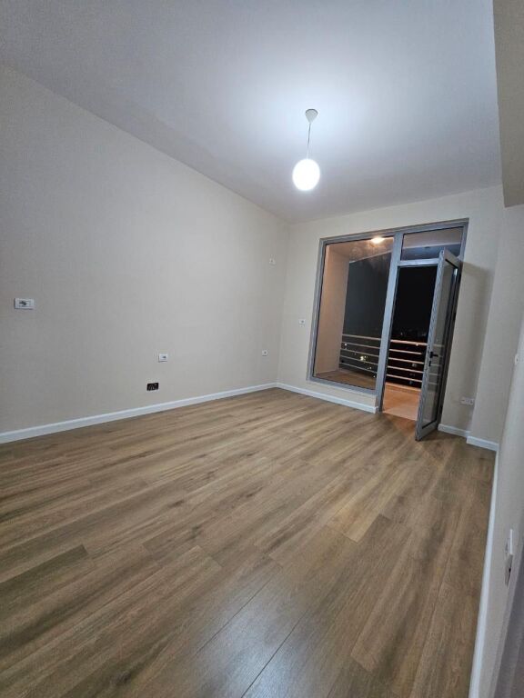 Apartament 1+1 ne shitje, Rruga e Kavajes !