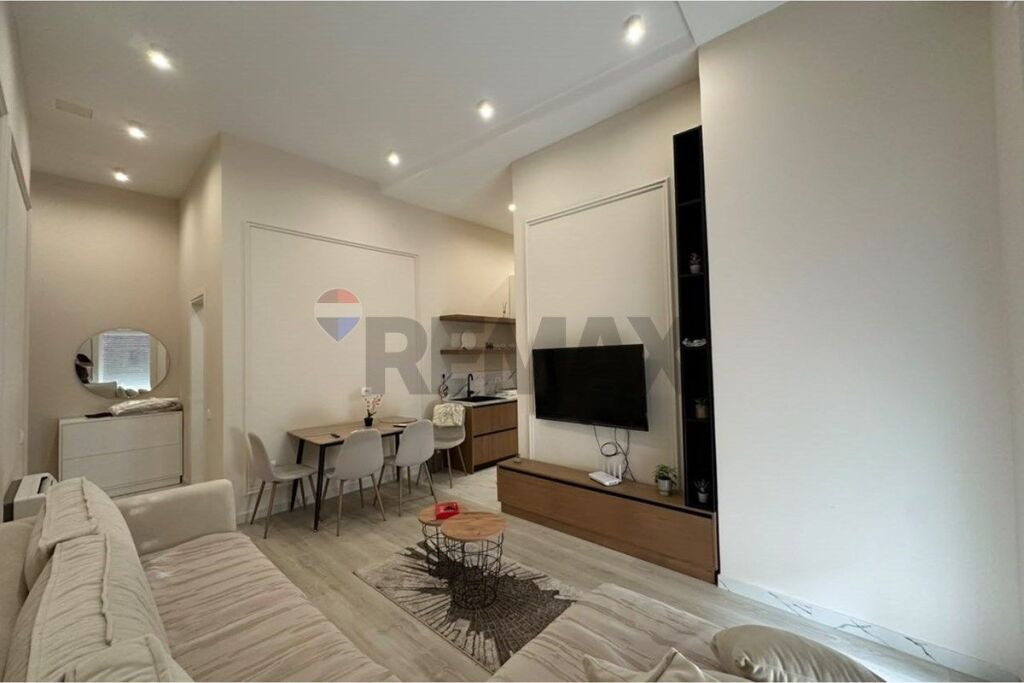 Apartament 2+1 me Qira në Qendër