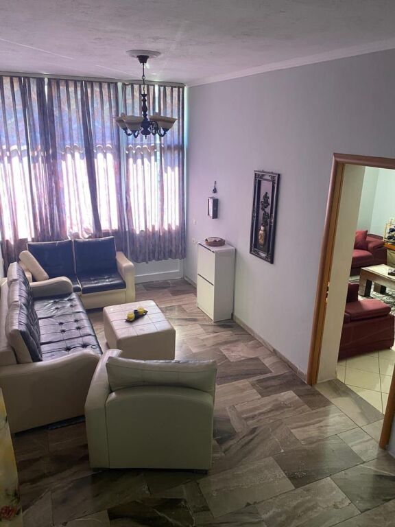 Jepet me qira apartament 2+1 i rinovuar dhe i mobiluar – Don Bosko