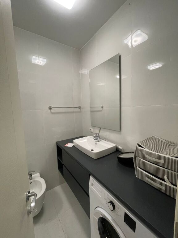 Office for rent near Globe!
