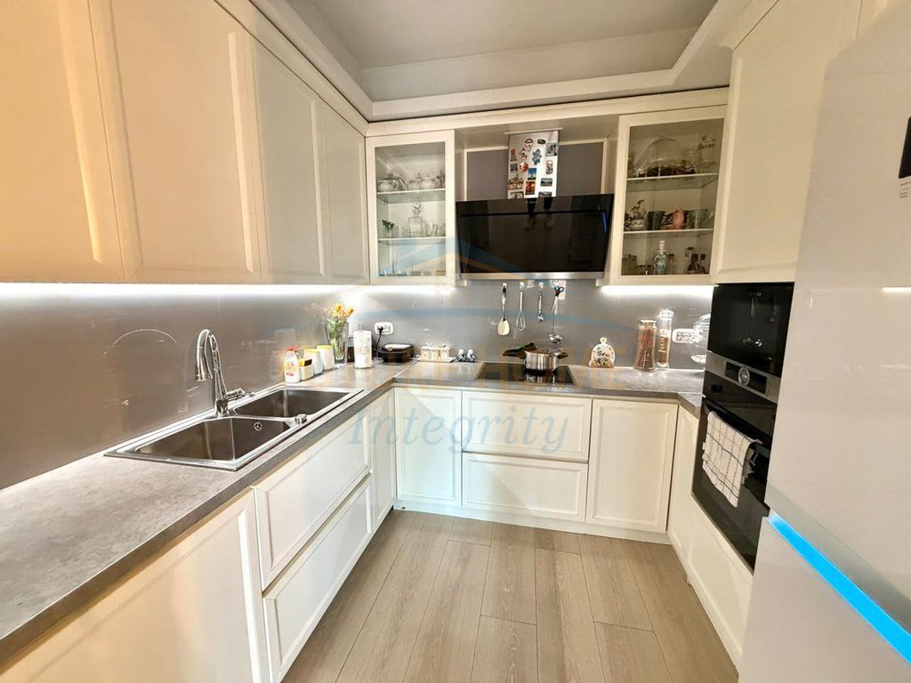Shitet, Apartament 2+1+2+Depo, Rezidenca Ambasador 2, Tiranë