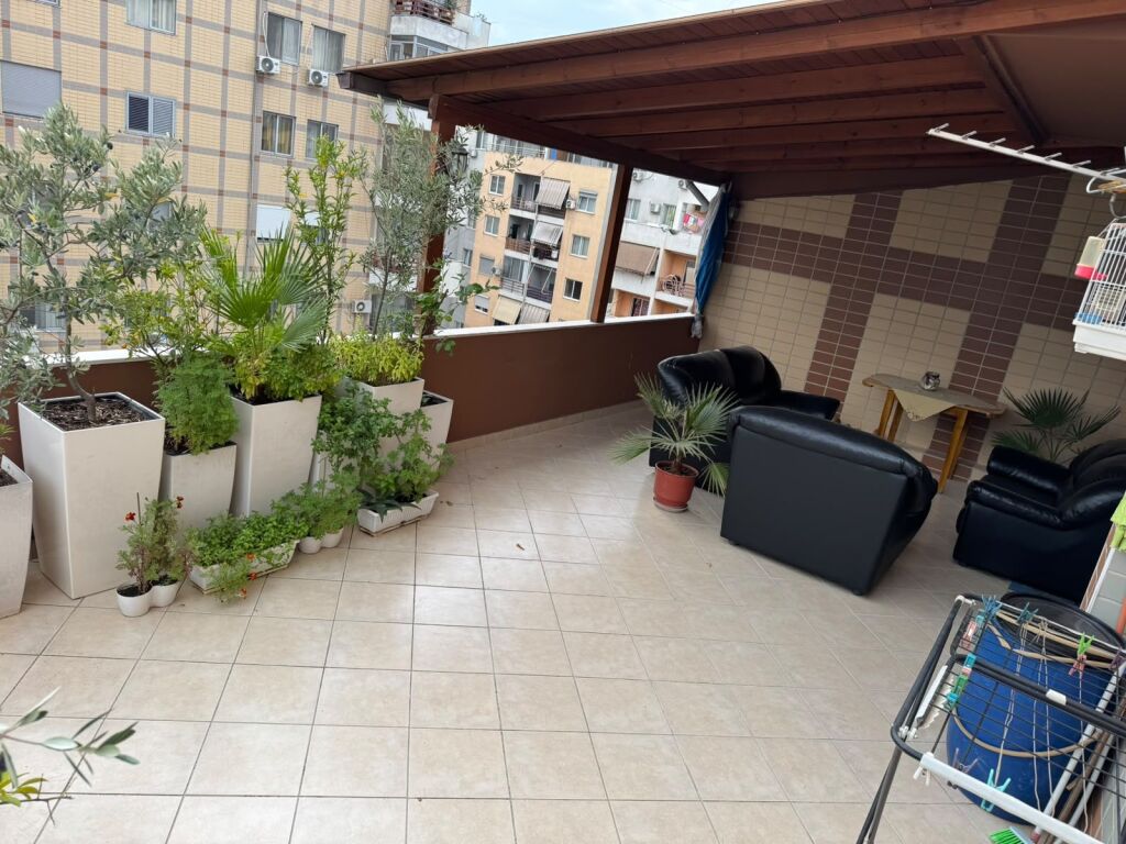 Jepet me qira apartament 2+1