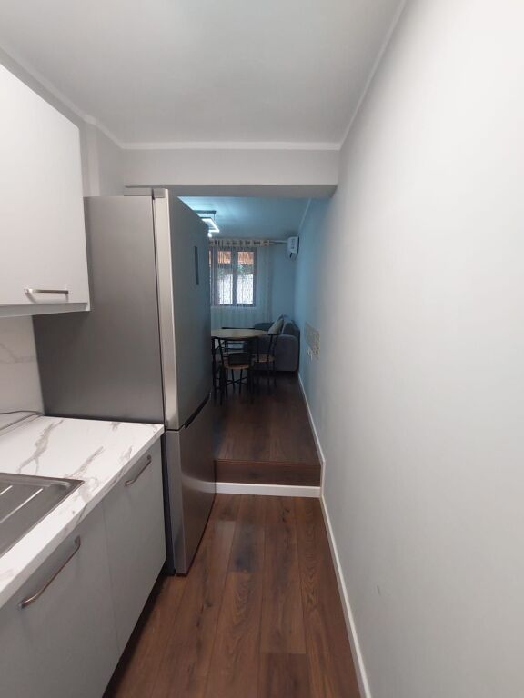 Affittasi casa privata 1+1 con cortile in via Myslym Shyri!