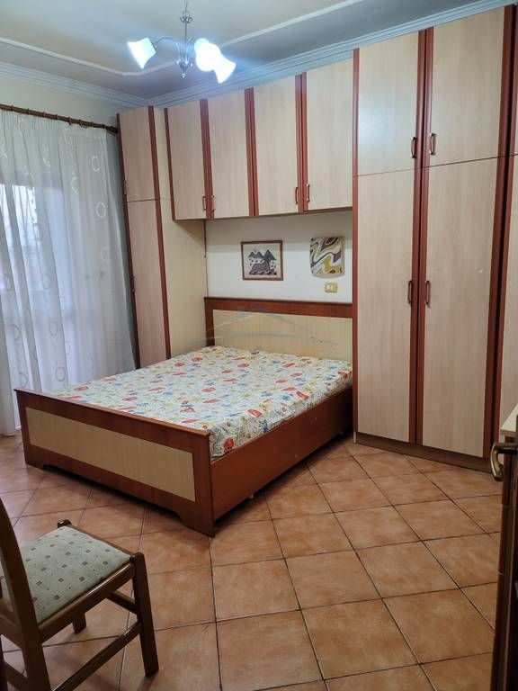 Qira,Apartament 3+1,Rruga Kongresi i Manastirit,Kinostudio,Tiranë.