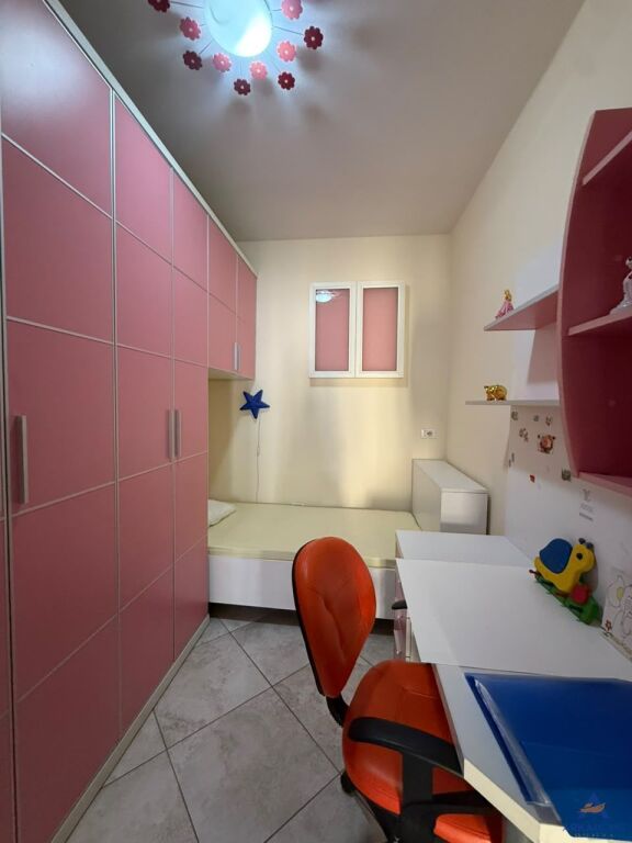 JEPET APARTAMENT 2+1+BALLKON ME QERA "KOPSHTI ZOOLOGJIK" 600 EURO