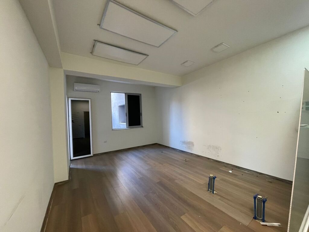 Office for rent on Kavaja Street
