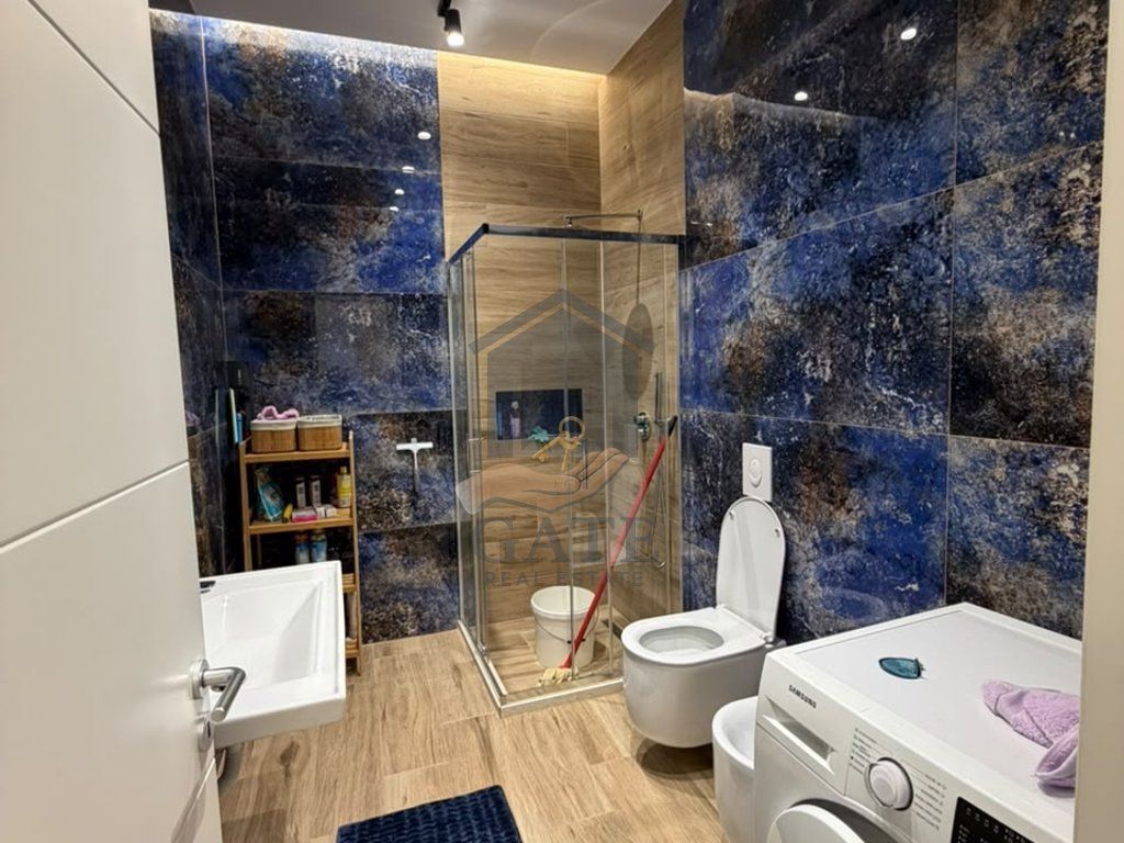 SHITET APARTAMENT 2+1 – PALLATI I SPORTIT, DURRËS