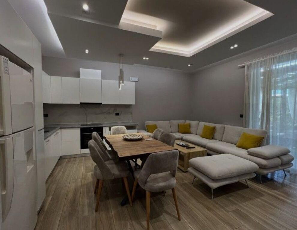 JEPET ME QIRA APARTAMENT 2+1 ME KOPSHT | PRANË TEG