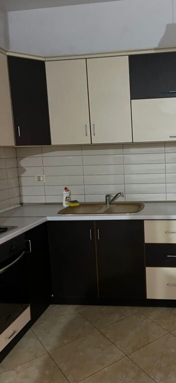 JEPET ME QIRA APARTAMENT 2+2 NË VLORË