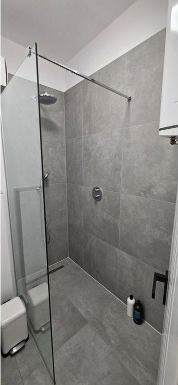 Appartamento 2+1 ristrutturato con balcone in affitto nell'ex Bllok, di fronte a Sky Tower